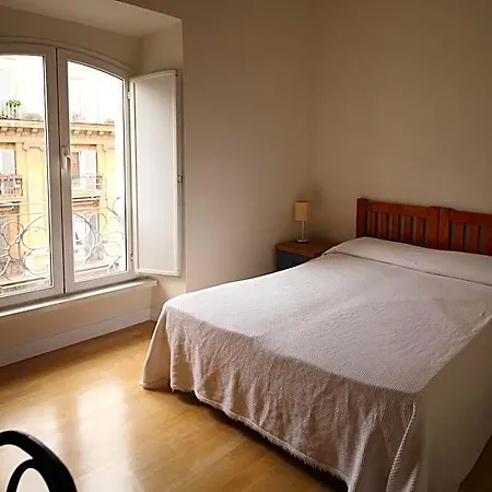 فندق مبيت وإفطار Tourist House 4*