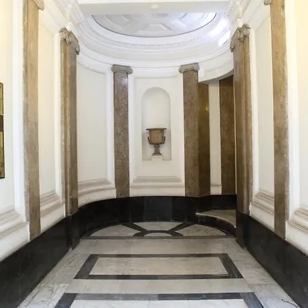 Tourist House 4* Rom